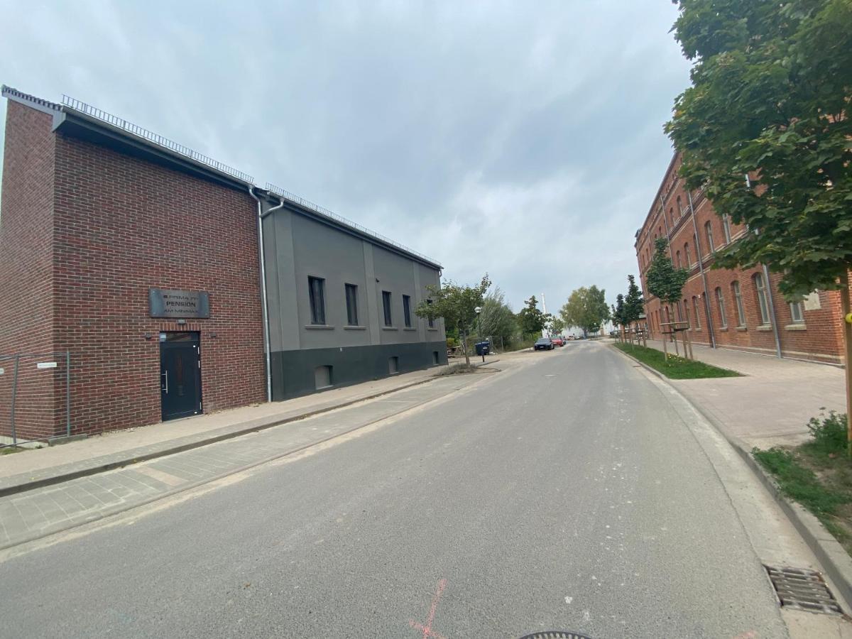 Prima Inn Unterkunft Direkt Ueber Der "Bar Am Minimax" Neuruppin Eksteriør billede